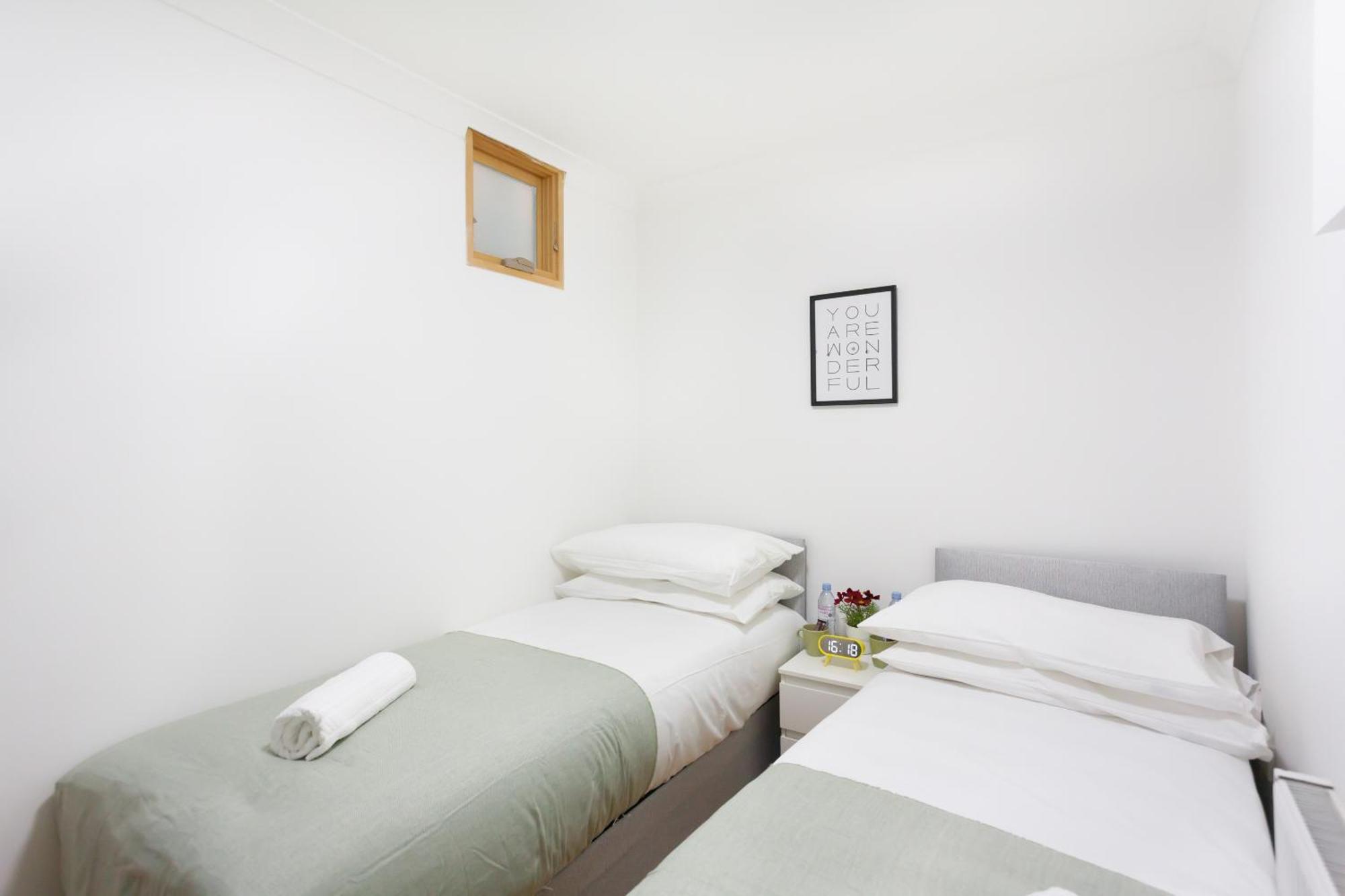 Eurostar Budget Rooms - Next To Kings Cross & Eurostar Train Station Londen Buitenkant foto