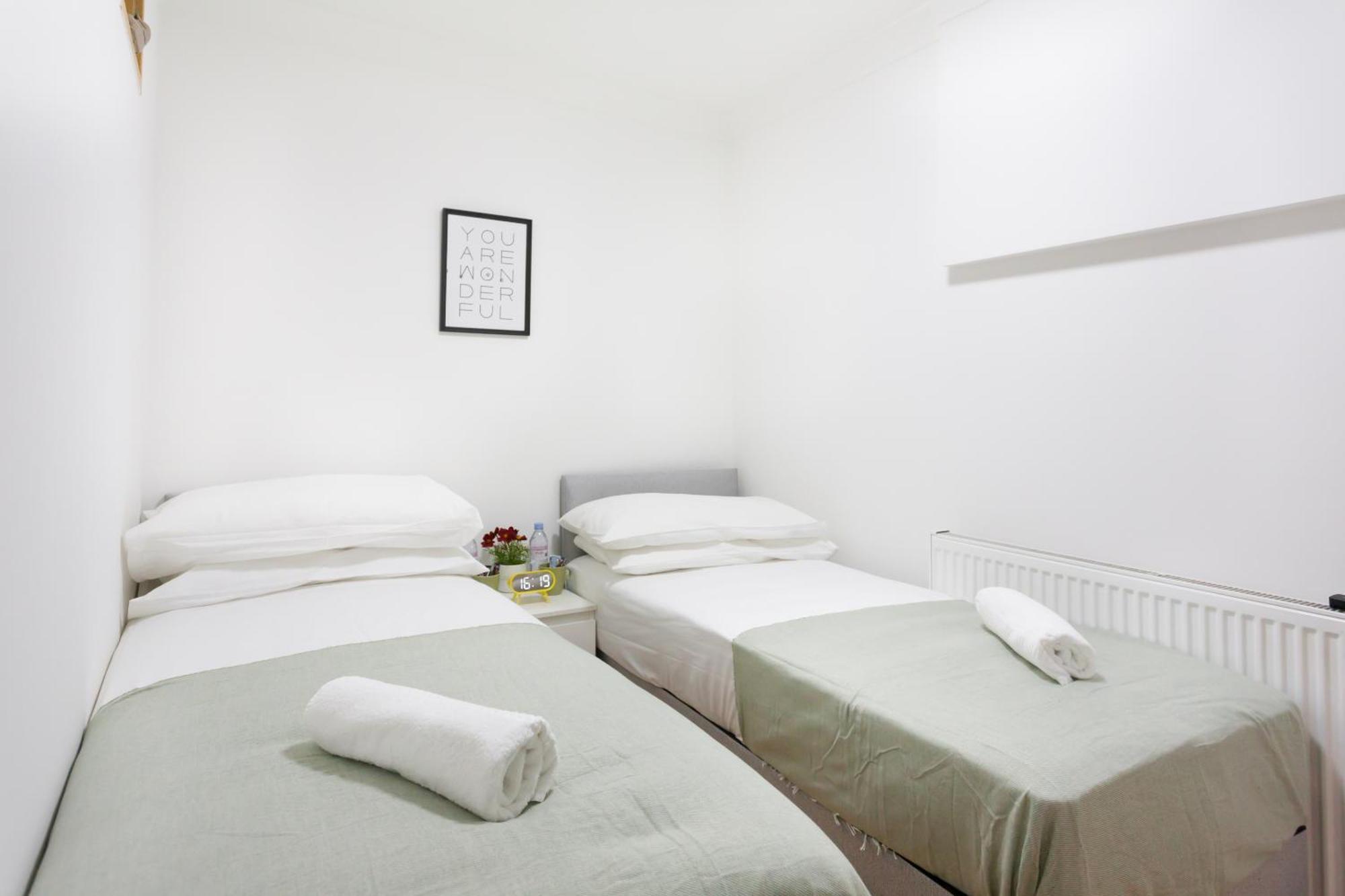 Eurostar Budget Rooms - Next To Kings Cross & Eurostar Train Station Londen Buitenkant foto